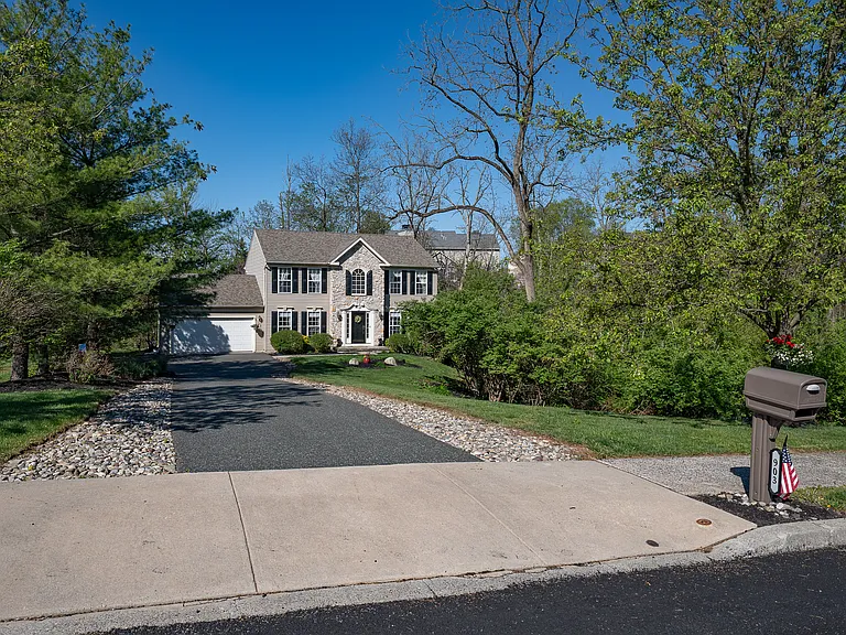 903 Maplewood Dr — Photo 49