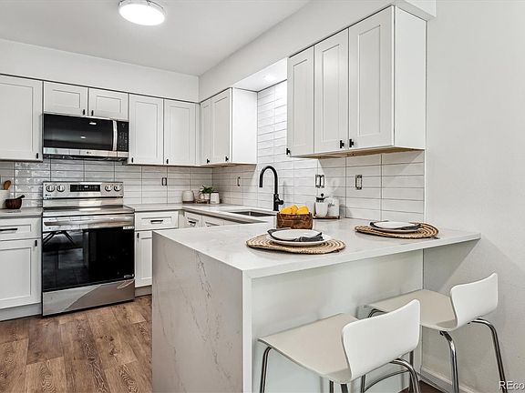 5th image of 1697 Carr Street #D
