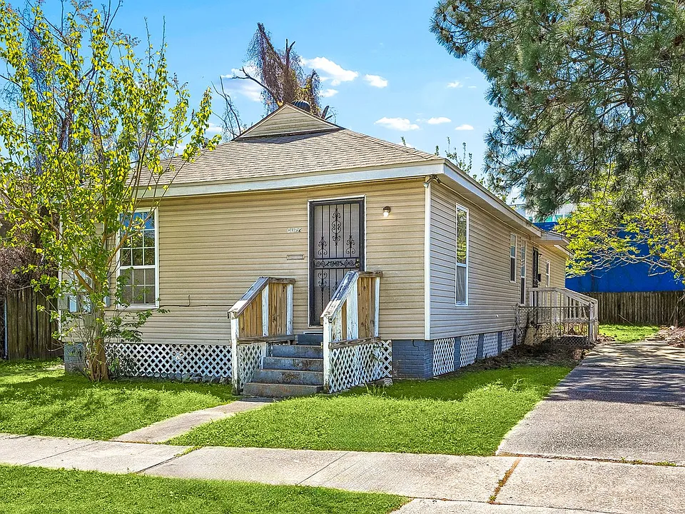 2152 Abundance St