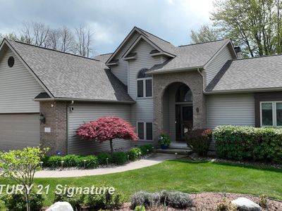 512 Stillmeadow Ln, Midland, MI, 48642