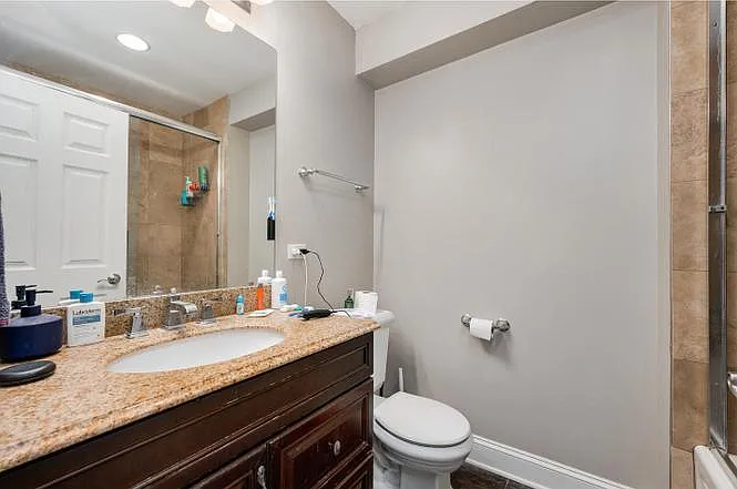 1253 W Newport Ave #G — Photo 6