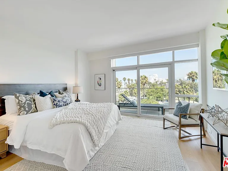 1705 Ocean Ave #502 — Photo 21