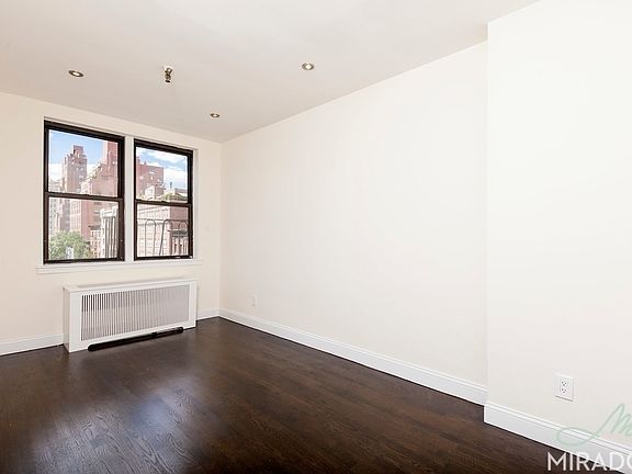 2nd image of 200 E 81st St APT 5A