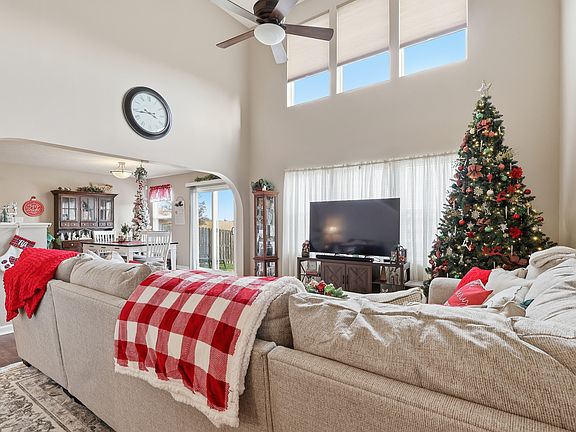 4th image of 15460 Old Pond Cir