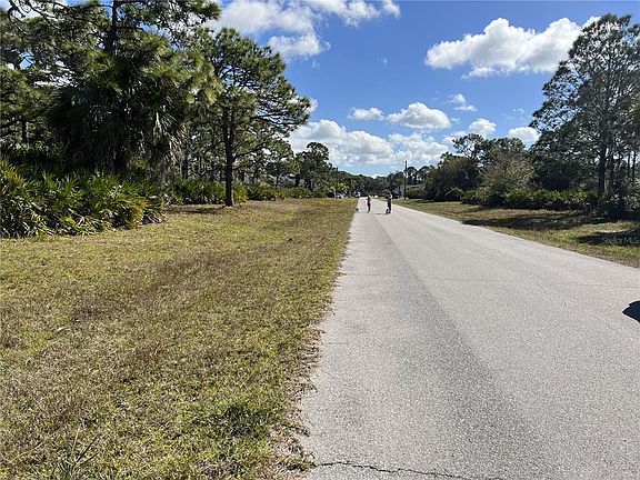 5th image of 102 Glades Dr