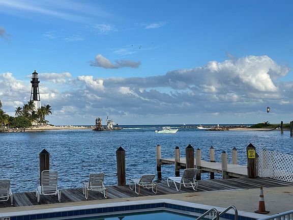 2nd image of 2508 Bay Drive #110