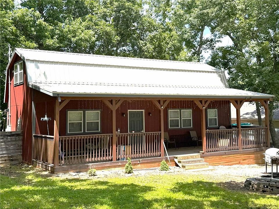 1st image of 33 Mystic Ln