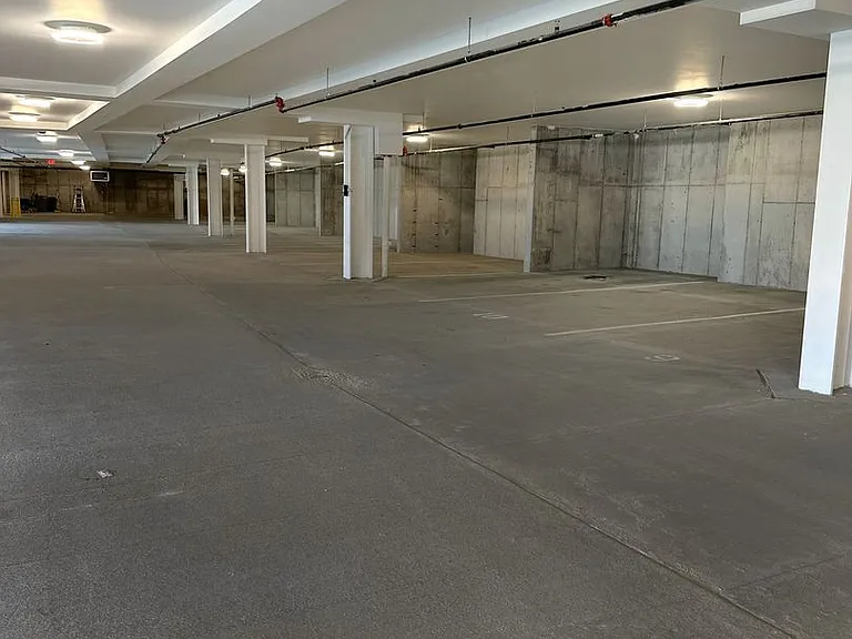 District Place — Photo 9