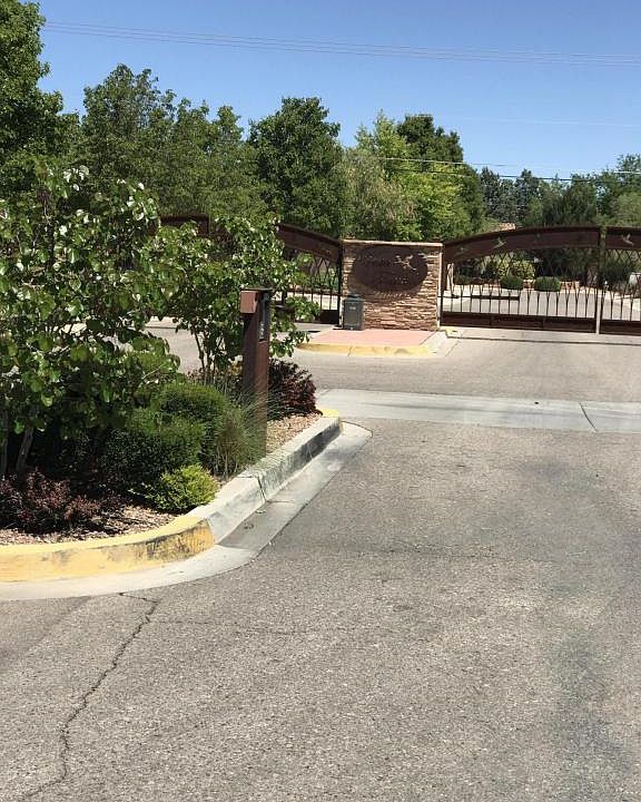1st image of 800 Vista Faisan Trl NW