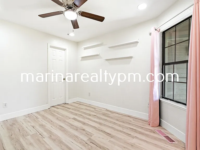 208 Buttercup Cir — Photo 33