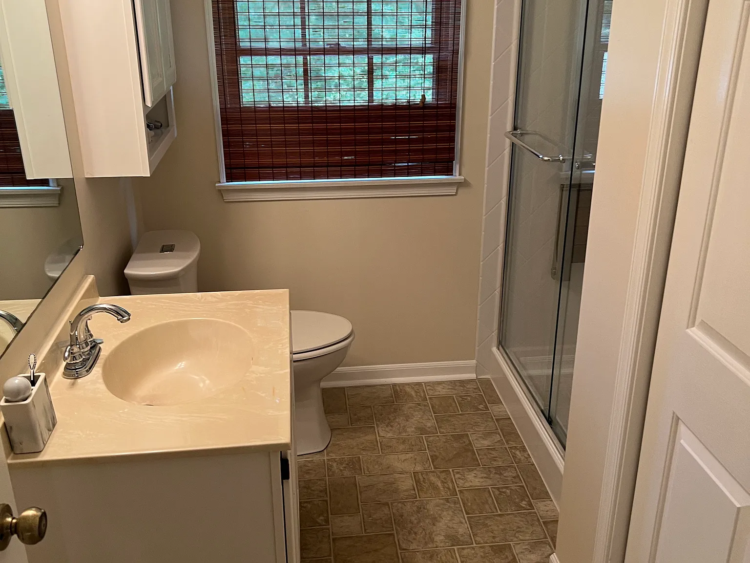 4 bed, 1560 sqft, $2,100 — Photo 2