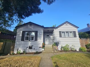 6669 Holly Pl SW, Seattle, WA 98136