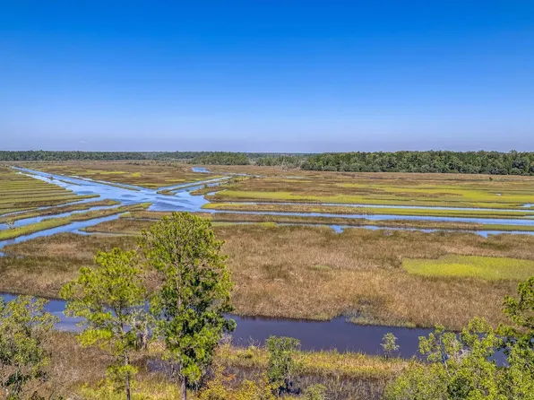 106 Peninsula Dr, Ravenel, SC 29470