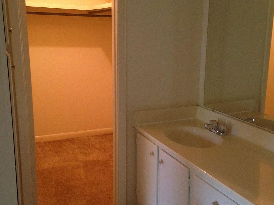 2nd image of 970 Morningside St APT A3