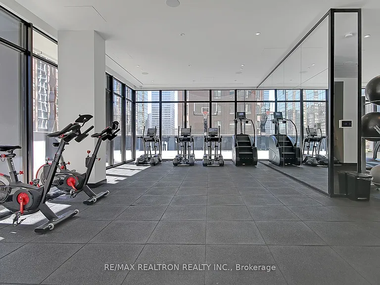 20 Edward St #1018 — Photo 13