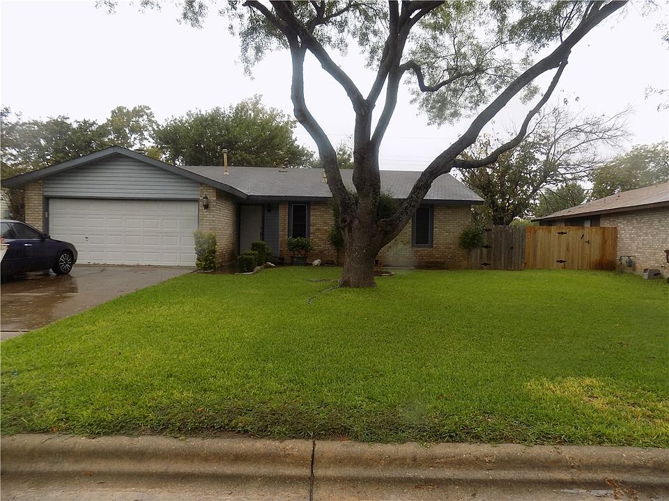1st image of 706 Lasso Dr