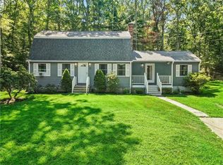 274 Laurel Ln, South Kingstown, RI 02892
