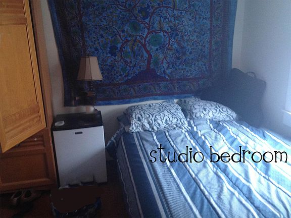studio bedroom