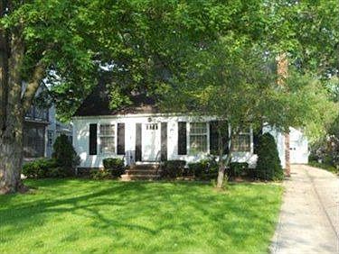 1st image of 454 Lake Forest Dr