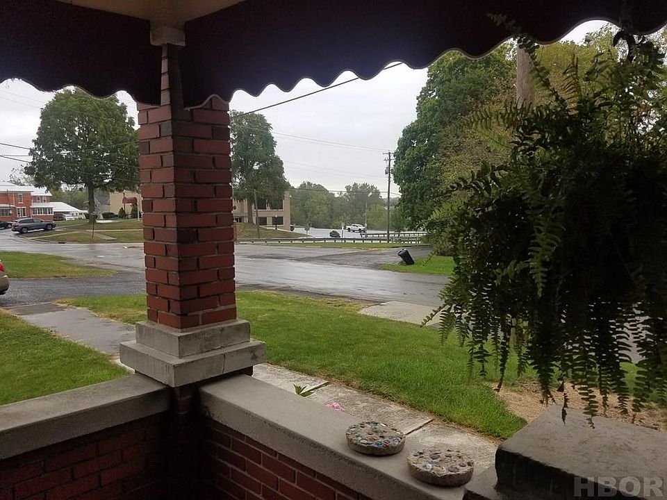 2nd image of 108 S 4th St