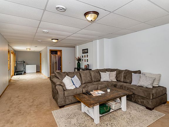 3rd image of 5498 Cameo Ln