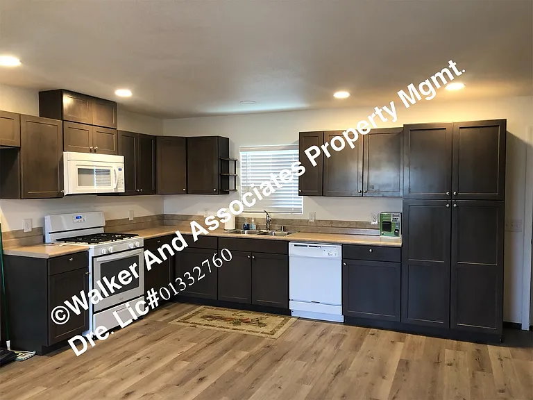 311A Superior St — Photo 3