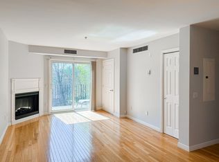 60 Broadlawn Park APT 3C, Chestnut Hill, MA 02467