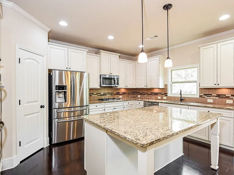 3738 Valley Spring Dr — Photo 10
