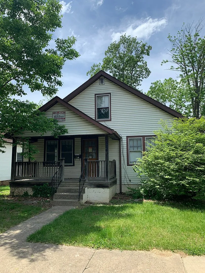 Available August 2027 3 Bedroom Home With Covered Front Porch - Just Off Washington St — Photo 1