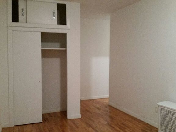 3rd image of 214 W 92nd St APT 1D
