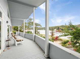 147 Centershore Rd #R, Centerport, NY 11721