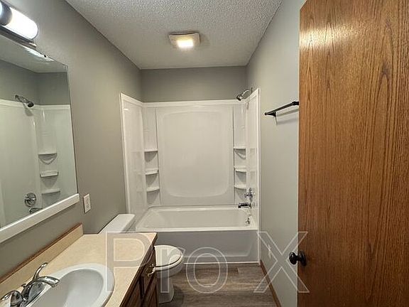 4th image of 514 E Monroe St APT A