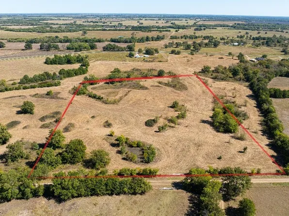 6 County Road 25100, Roxton, TX 75477