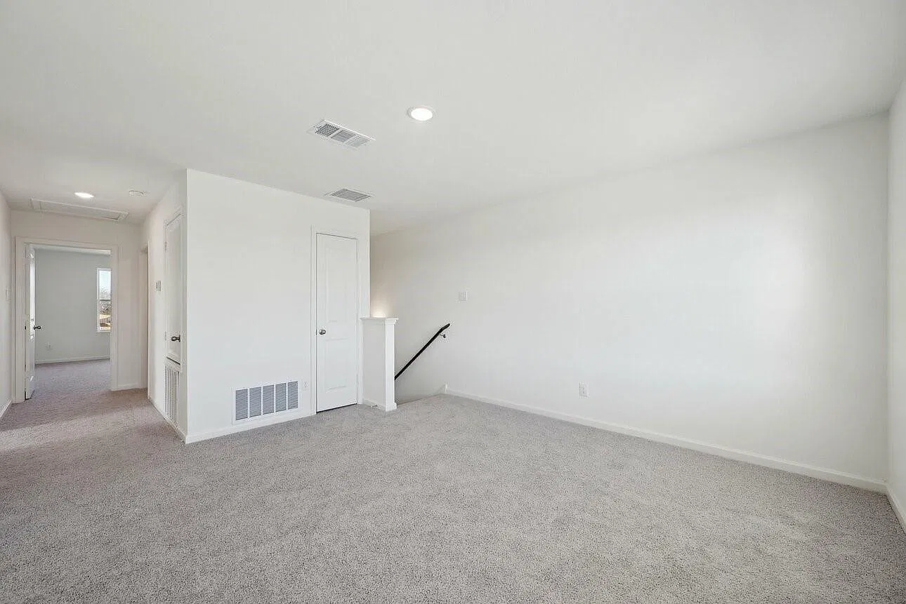3 bed, 2.5 bath, 1998 sqft, $2,200 — Photo 4