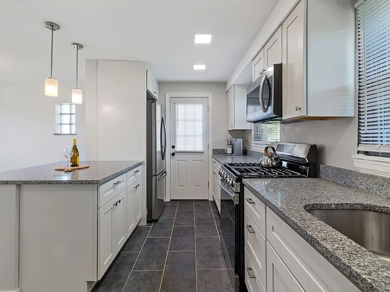 973 Agnew Rd — Photo 16