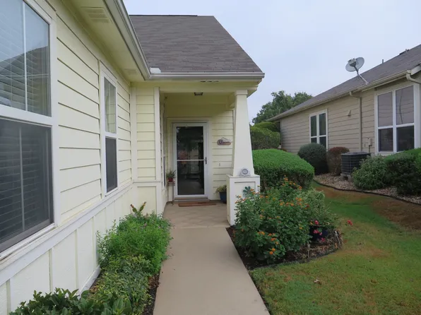 200 Portsmouth Dr, Georgetown, TX 78633
