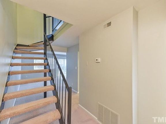 3rd image of 220 Elizabeth St APT D10