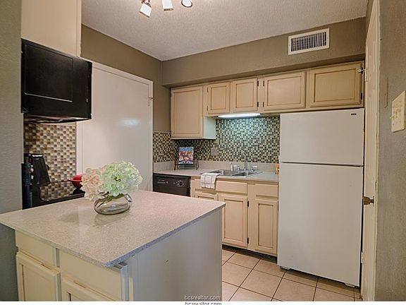 5th image of 4505 Carter Creek Pkwy APT 4