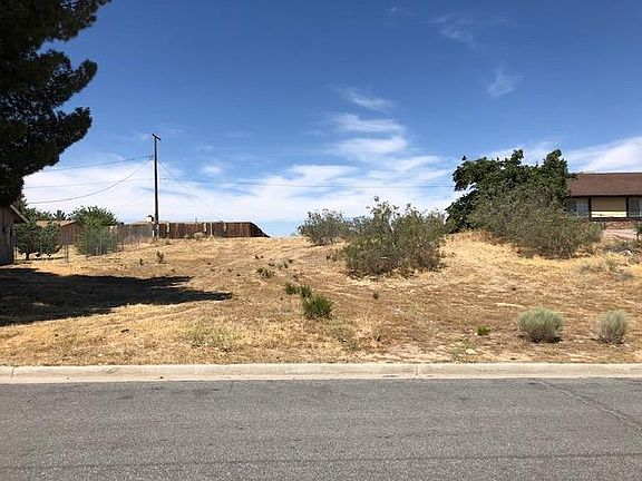 3rd image of Apple Creek Dr