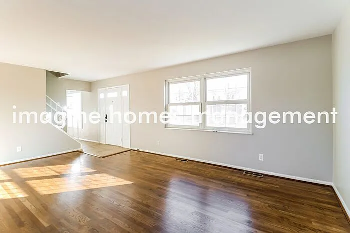 4 bed, 2.5 bath, 2013 sqft, $2,795 — Photo 4