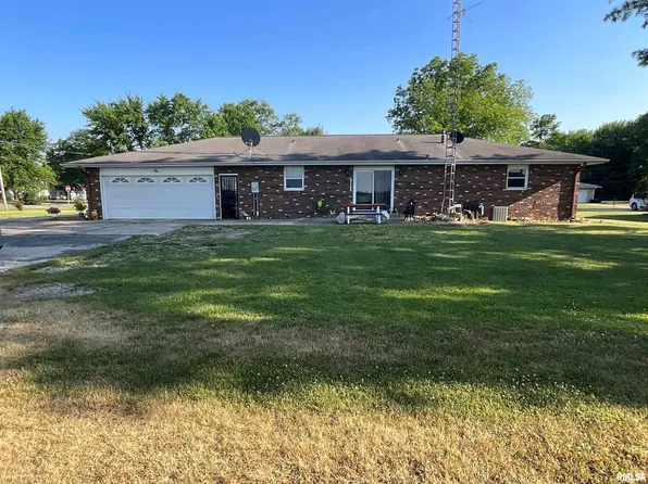 1 Orchard Ave, Sandoval, IL 62882