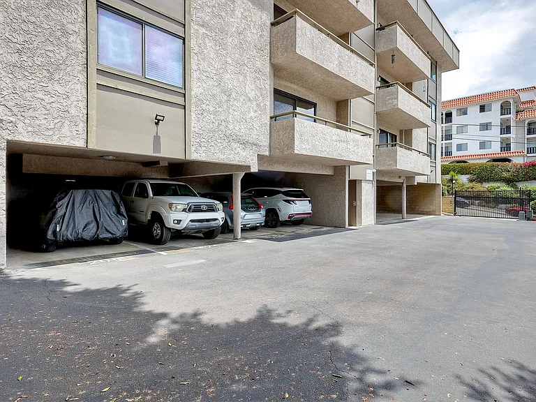3940 Dove St #207 — Photo 23