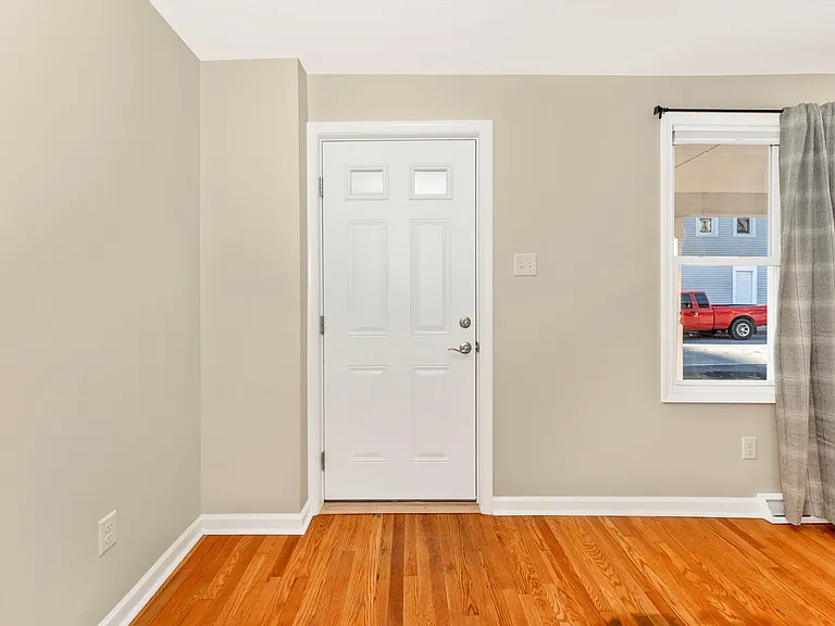 72 Wayside Ave — Photo 7