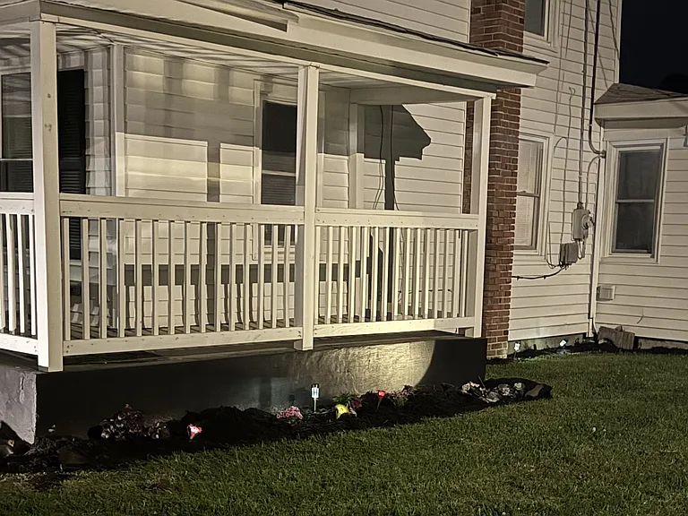 Side view if wrap-around porch