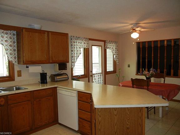 5th image of 483 Quail Run Dr