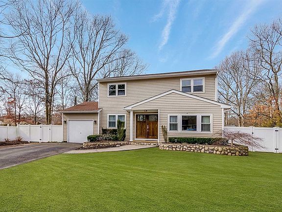 5th image of 421 Sleepy Hollow Dr