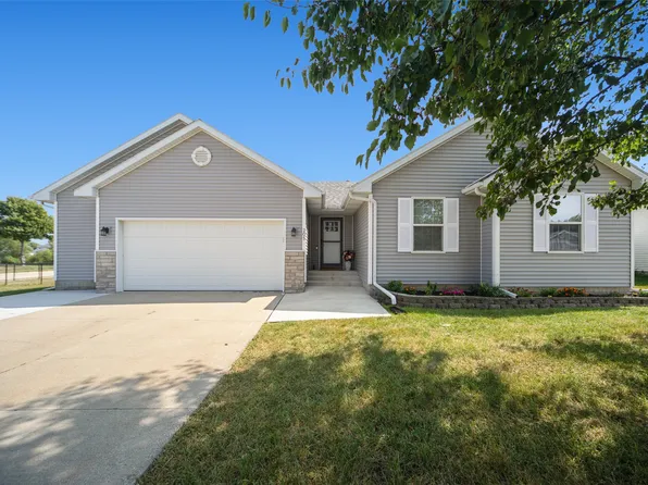 205 Mallard Pointe Dr NW, Bondurant, IA 50035