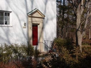 3266 Gunston Rd, Alexandria, VA 22302