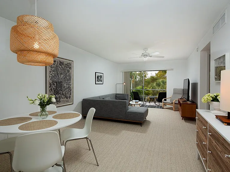 72 7th St S #309 — Photo 3