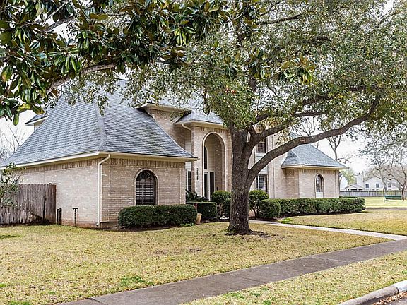 2nd image of 3039 Pasture Ln